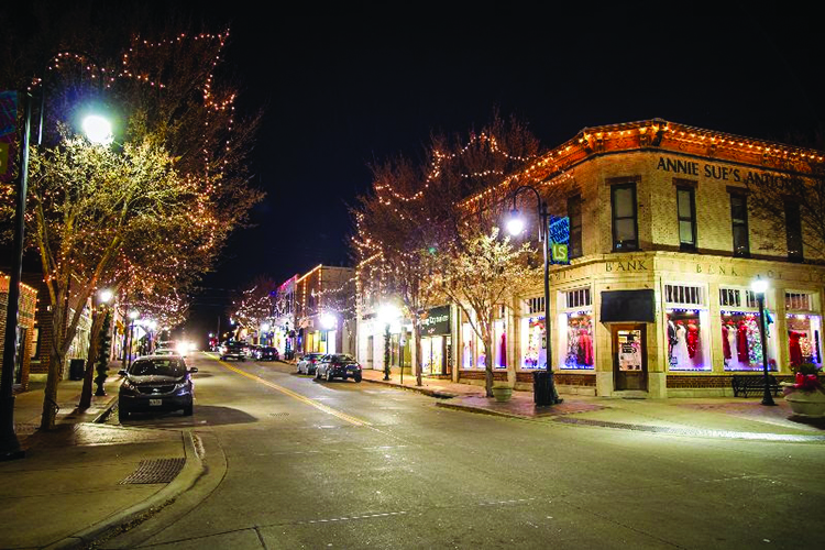 Experience The Holiday Lights In Downtown Lee’s Summit Lee's Summit