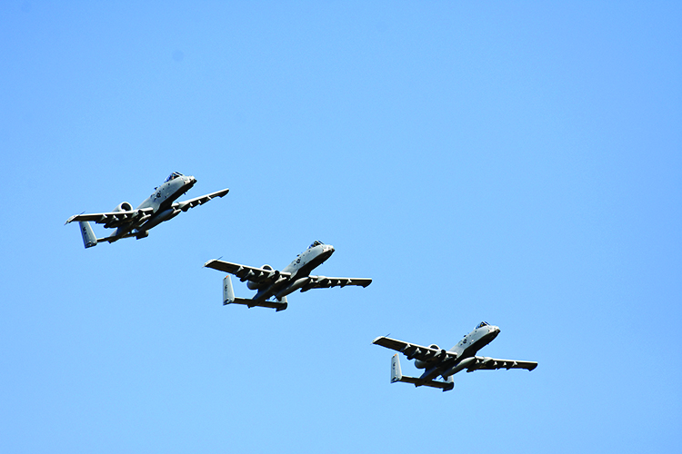 A-10s fly over 9/11 KC Chiefs pre-game > Air Force Reserve Command