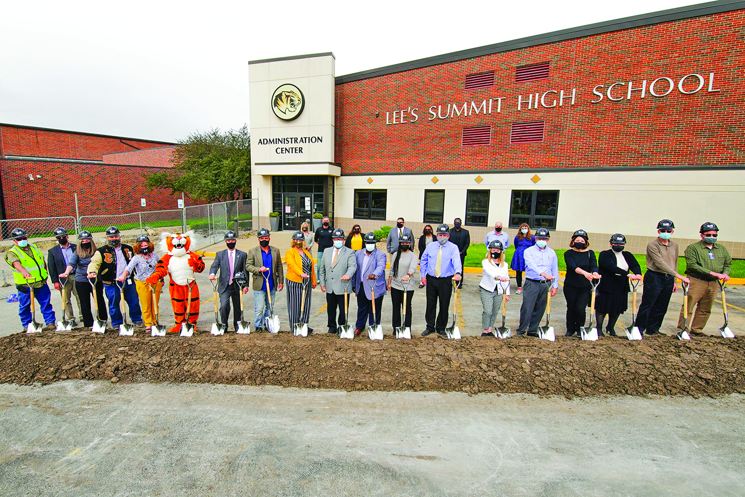 Lee's Summit R-7 School District Hosts Groundbreaking Ceremony At Lee's  Summit High School – Lee's Summit Tribune